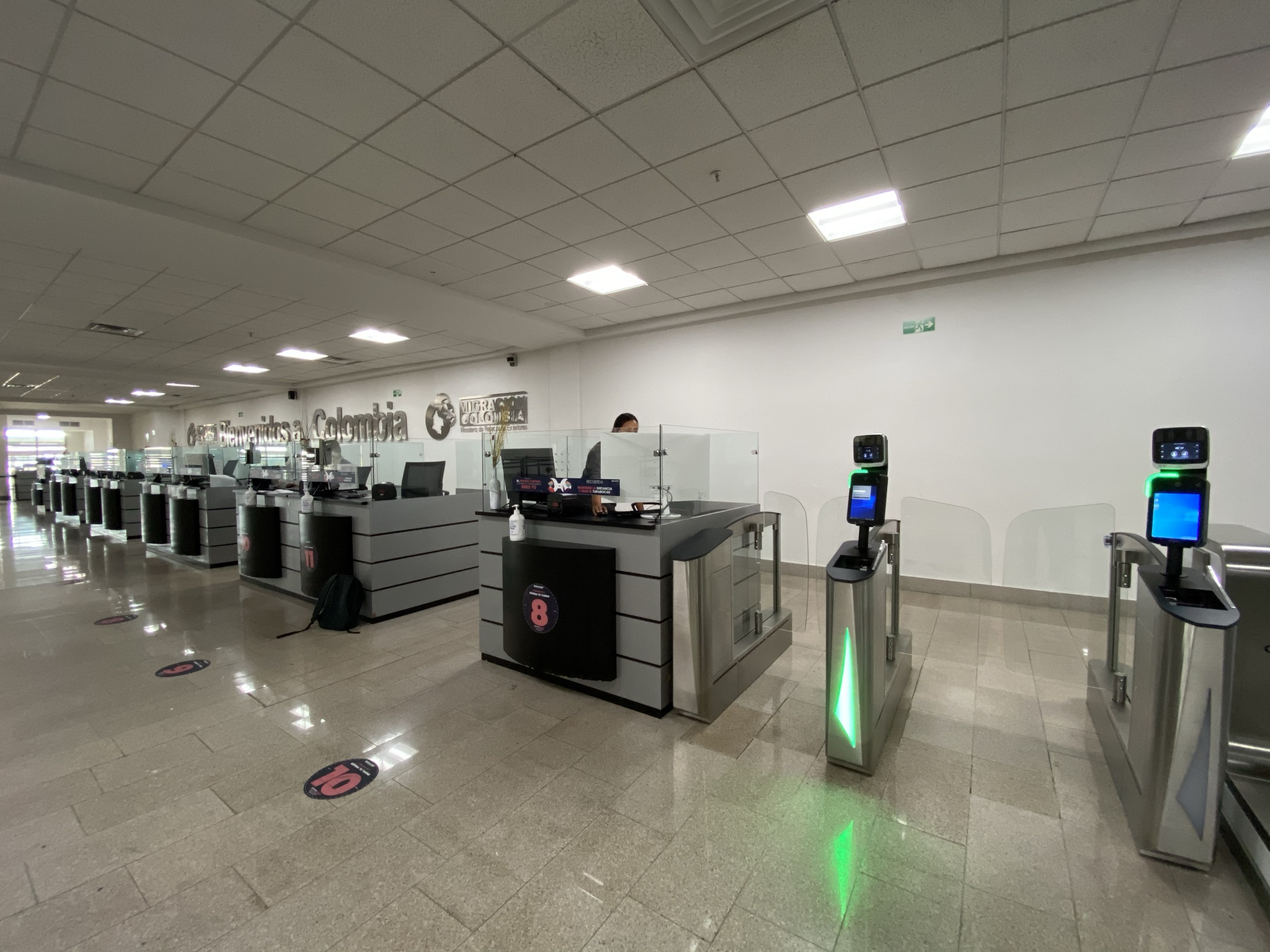 Sistema de control de acceso de pasajeros trasporte masivo (Aeropuerto Rafael Núñez de Cartagena).