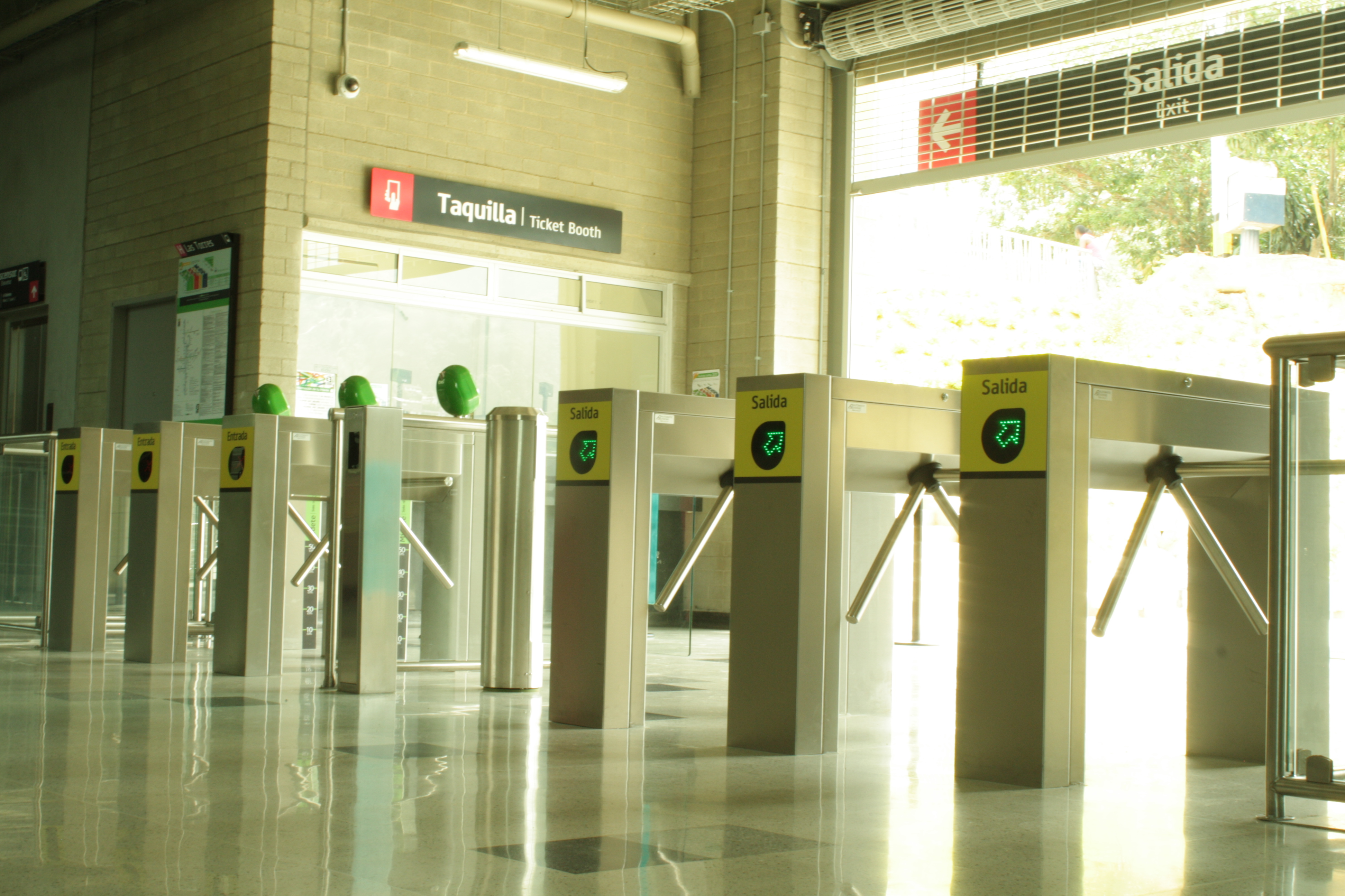 Control de acceso pasajeros- metro medellin