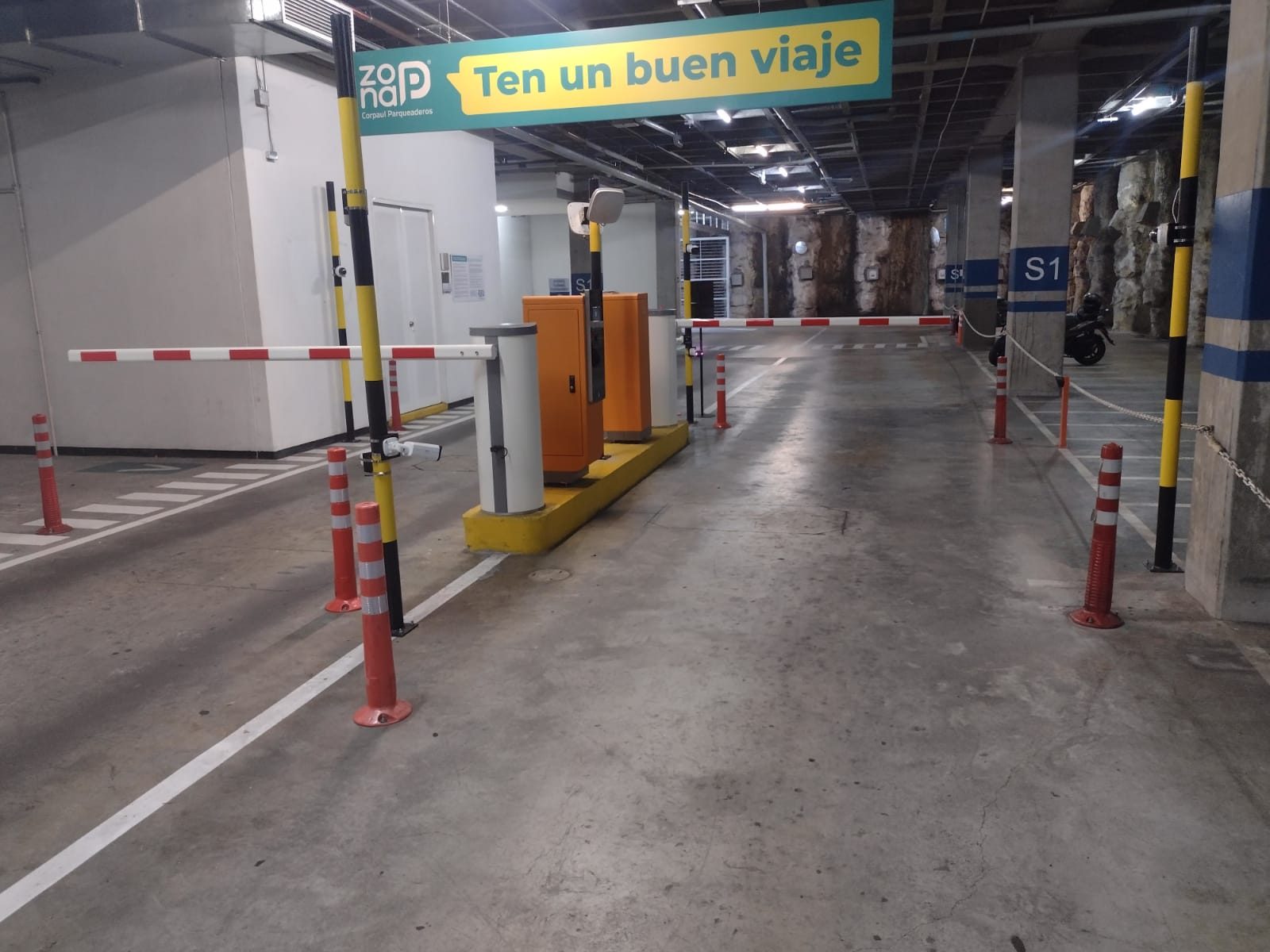 Control de acceso vehicular- Medical Medellin